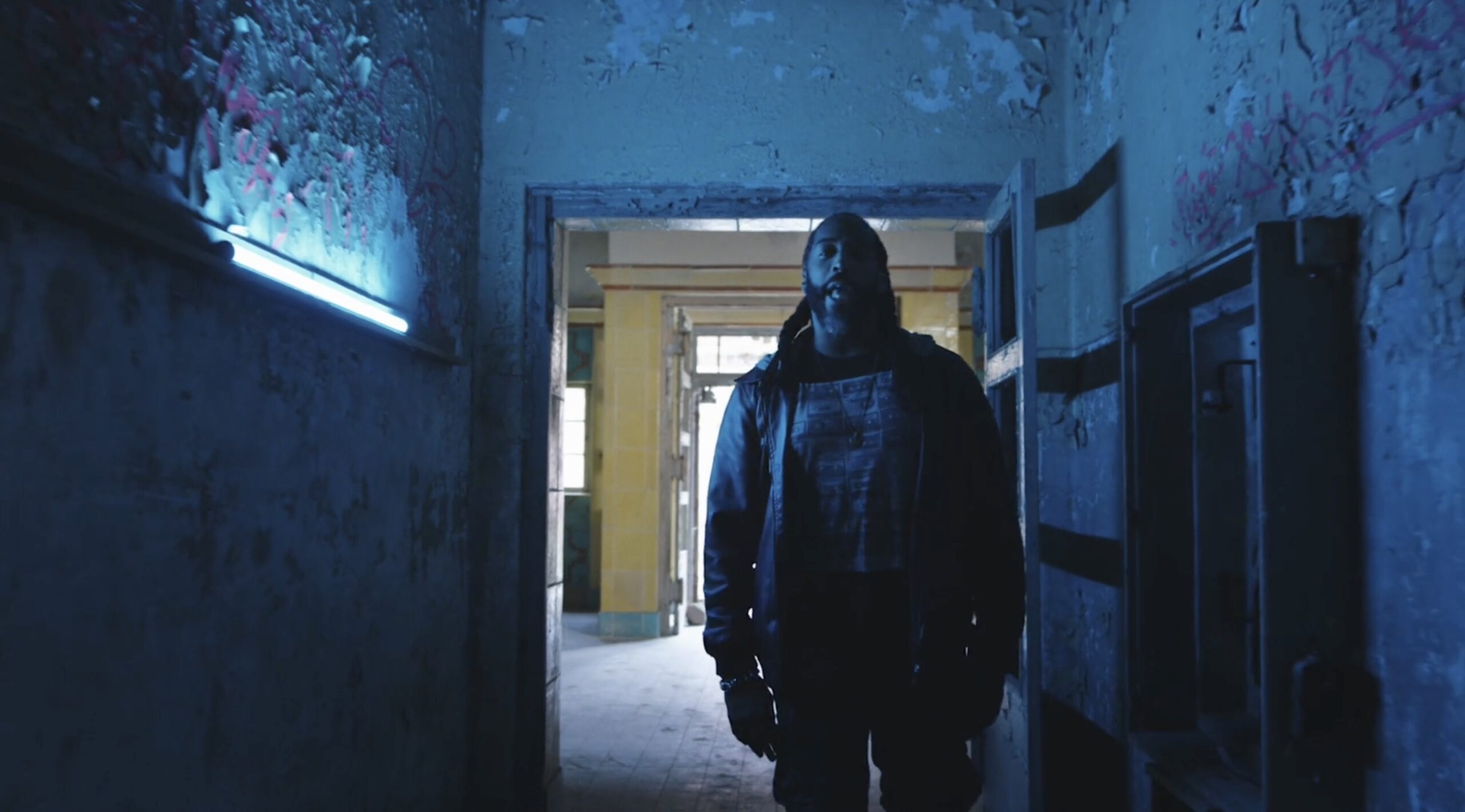 Sekou Andrews & The String Theory – The Music Movement